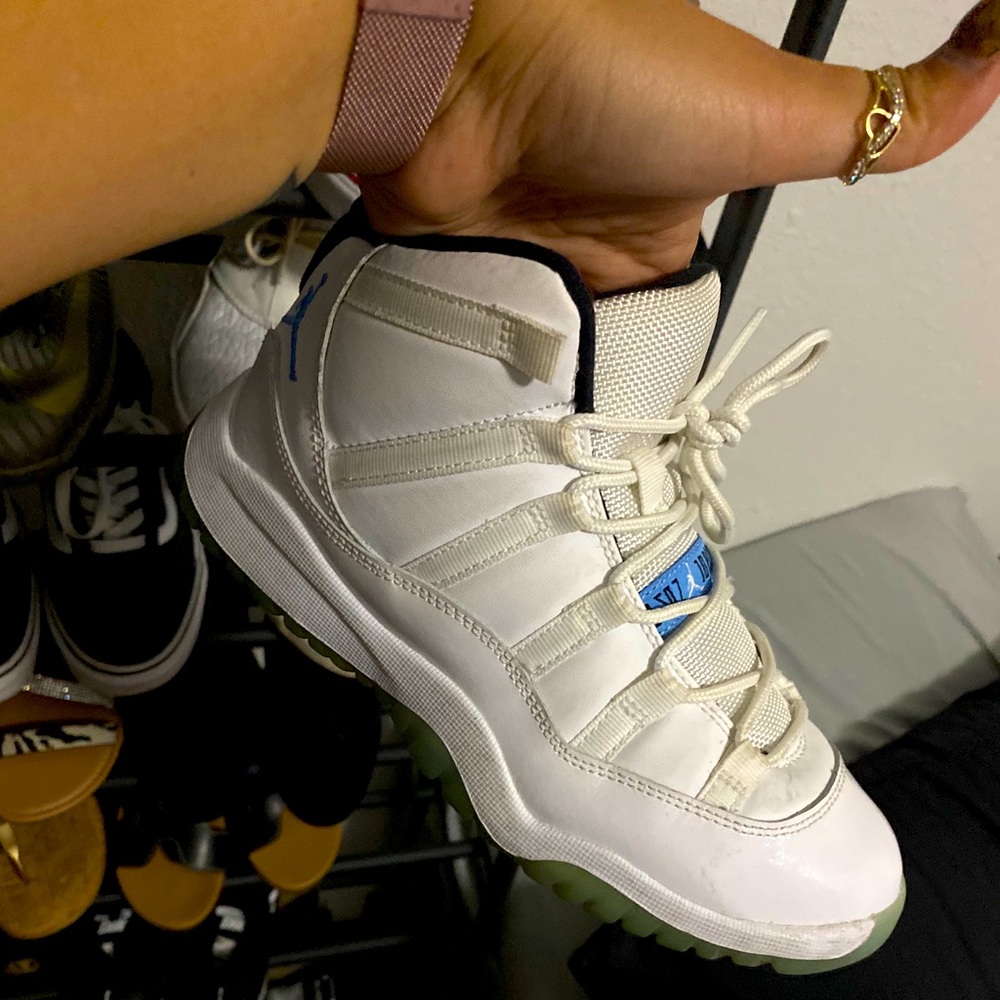 Jordan 11 legal blue
